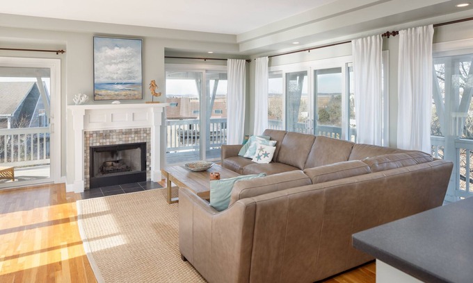 Newbury Casa | Seaside Sanctuary with Stunning Views - 3-Min Walk to the Beach!