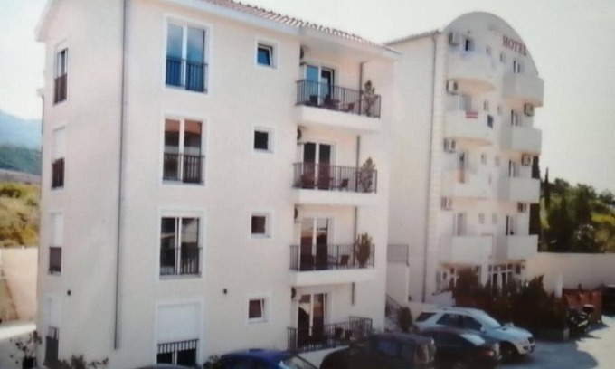 Igalo Apartamento | Seaside Serenity – Fresh & Modern Apartments in Igalo - Three Bedroom Apartment