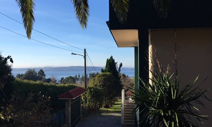 Ares Casa | Villa junto al mar, vista increíble y gran jardín tranquilo