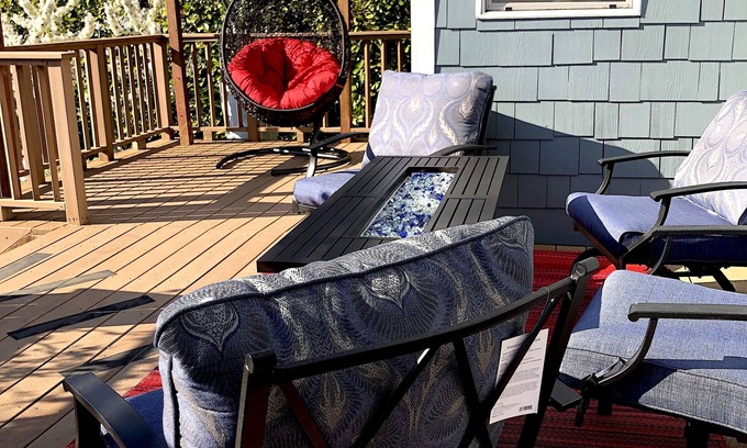 West Seattle Casa | Seattle's Hippest Music Home