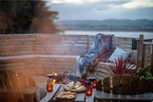 Cupar Casa | Seaview Cabin Sleeps 2 -Hot Tub -Smart Tv -Parking