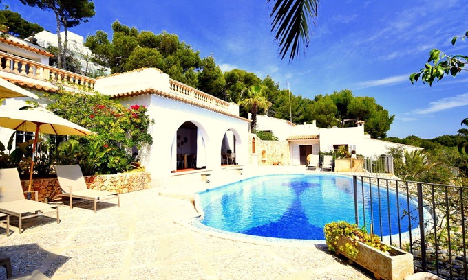 Provensals Villa | extraordinaria vista al mar villa en primera línea de la playa con piscina