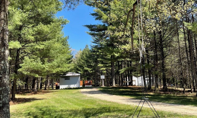 Mauston Casa | Secluded 2-bedroom mobile home with AC, WiFi in Mauston