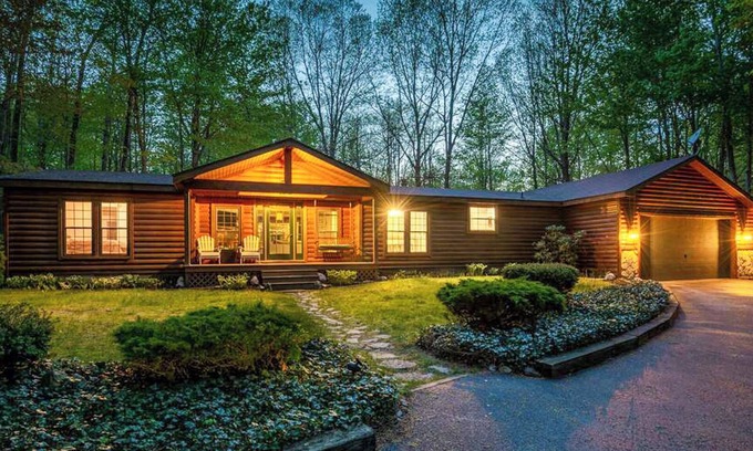 Fennville Cabaña | Secluded 3-bedroom cottage near the beach w/ hot tub/sauna, game room, fire pit.
