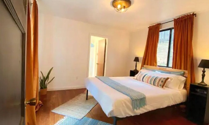Ukiah Cabaña | Secluded cottage 1 mile from downtown Ukiah!