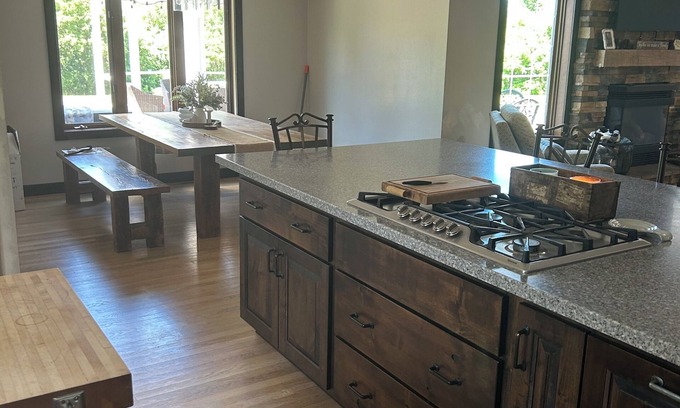 Woodville Casa | Privacy and Paradise in Woodville W, Accommodating families, pets & large groups