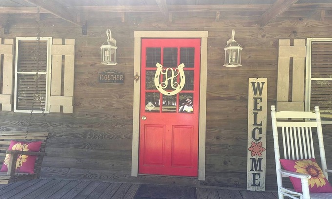Eutawville Cabina | Secluded Farmstay Pool, Hot Tub & Farm Animals