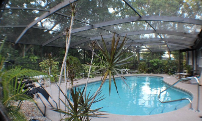 Melbourne Casa | Secluded Florida Home House w Screen Room Heated Pool