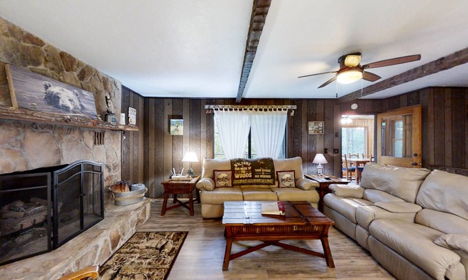 Murphy Casa | Secluded home with deck, firepit, sunroom, gas fireplace, & W/D