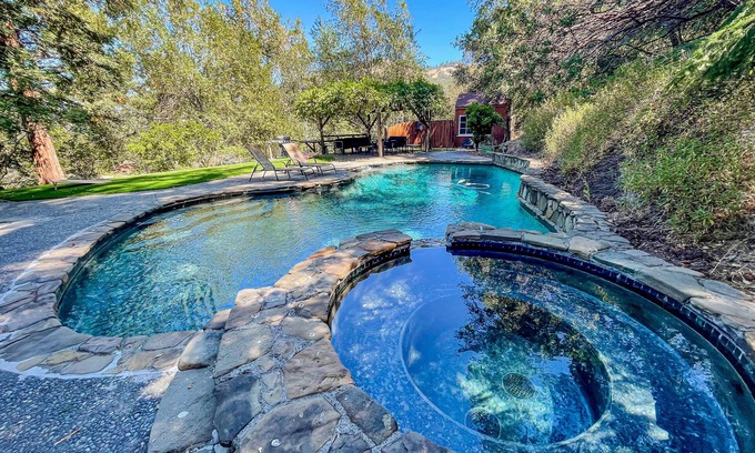 Cloverdale Casa | Secluded home with private saltwater pool, spa & amazing view - dog-friendly