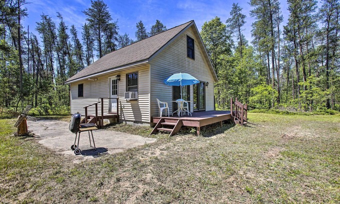 Irons Cabina | Secluded Irons Cabin w/ 5-Acre Yard, Deck, Grill!
