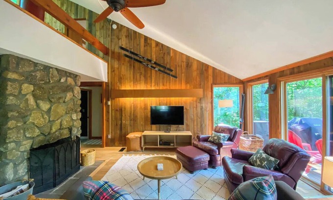 Jackson Cabina | Secluded Jackson Family Escape w/ Views & Deck