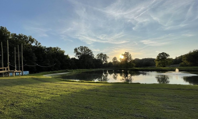 Millington Cabina | Secluded lodge on scenic lake; hiking trails, fishing and more!