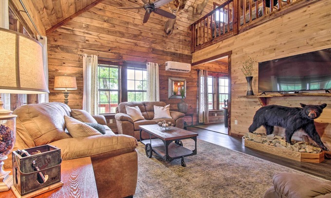Elizabeth Cabina | Secluded Log Cabin with Decks, Views & Lake Access