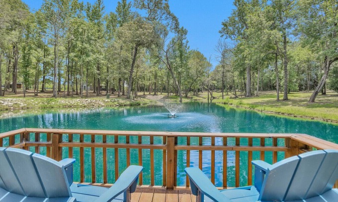 Montgomery Casa | Secluded Luxury Wagon | Pond King Bed Patio