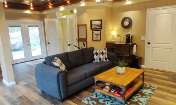 Waynesville Apartamento | Secluded, peaceful property with waterfall feature and mountain views.