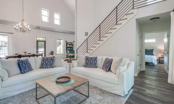 East Side Casa | Retiro aislado, a 3 millas del estadio Mercedes Benz