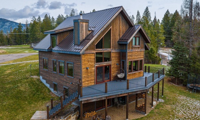 Martin City Casa | Secluded River Retreat 8 minutes from West Entrance to Glacier National Park.