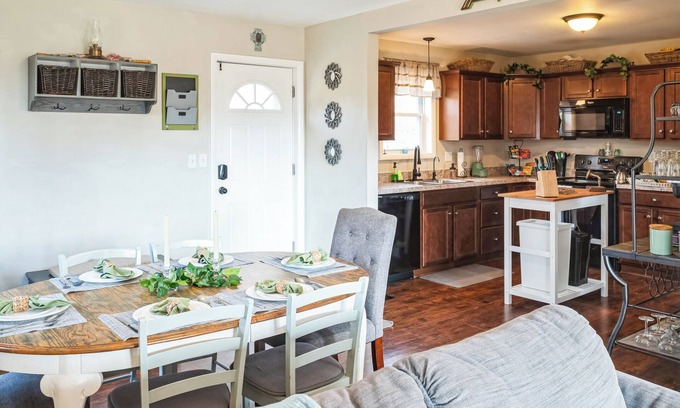 Brogue Casa | Secluded Scenic Retreat, Amish Country, Vineyards