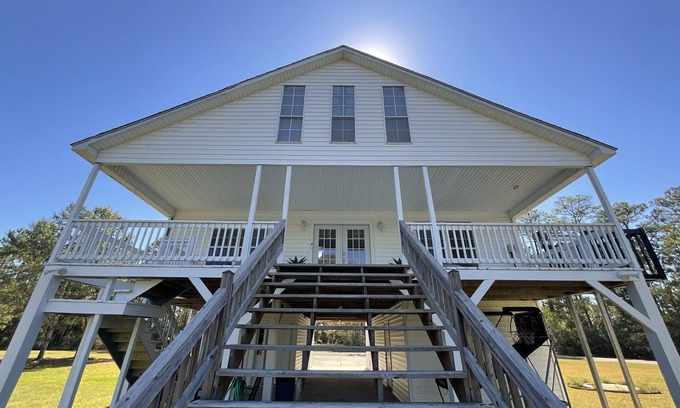 Shoreline Park Casa | Secluded Waterfront Home