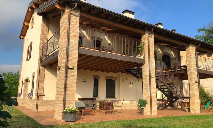 Lesignano de' Bagni Casa | Apartamento en edificio rural reformado, planta baja con patio jardín.