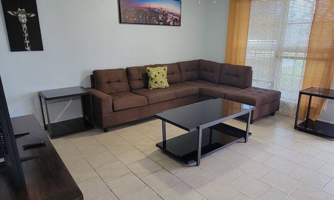 Iowa Apartamento | Secret Cajun Retreat Peaceful Corner Stay - HAR 2
