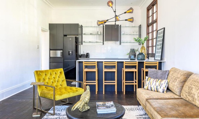 Cape Town City Centre Apartamento | Secure & Central: Villa with Views of Table Mountain