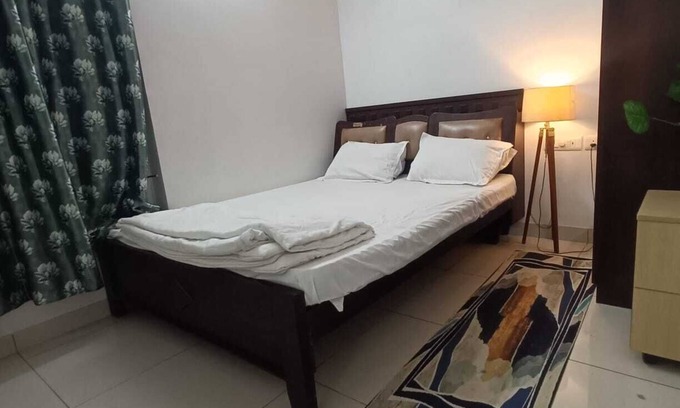 Pallavaram Apartamento | secured gated community 2-bedroom apartment with AC, fitness room, swimming pool