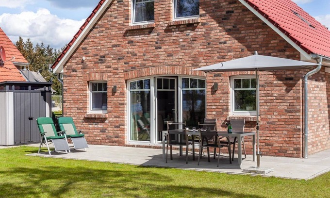 Warin Casa | Seeblick Warin - Very high quality vacation home directly on Lake Warin