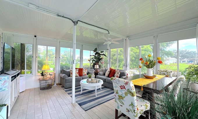 Ellenton Casa | Seeking a short-term rental home with numerous amenities? Well, look no further.