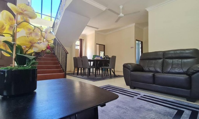 Kota Bharu Villa | Sejati Homestay (Corner Lot)