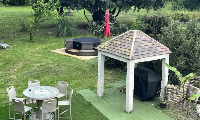 Amboise Cabaña | Gîte-La Plume-Villa-Baño en la habitacion-Vista al Parque