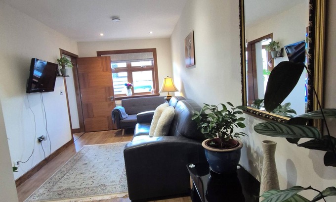 Bonnybridge Casa | Self-catering extended family home