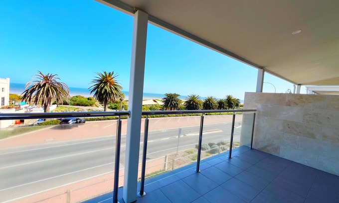 Adelaide Casa | Semaphore Beach Front Home With Sea Views