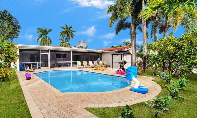 Hollywood Hills Villa | 5550 Cleveland Hollywood FL
