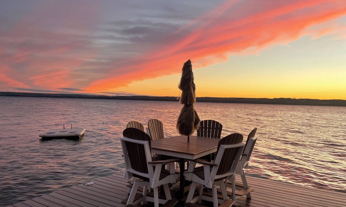 Romulus Casa | Lago Seneca - Cerca de bodegas / cervecerías y grandes puestas de sol