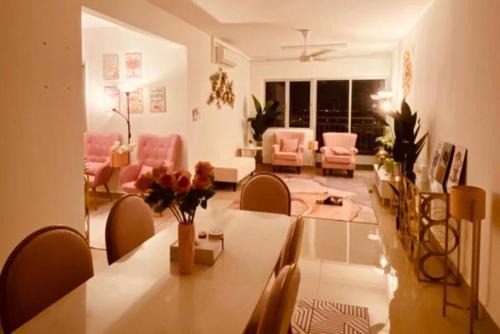 Ijok Apartamento | Sentrovue B Pink House