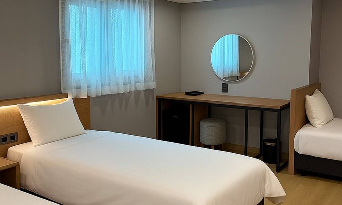 Jongno-dong Hotel | Seoul DDJ STAY