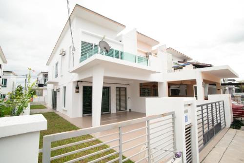 Bandar Sri Sendayan Casa | Seremban Spacious Sweet Home 15-19paxs