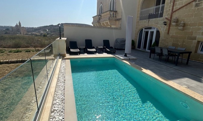 Gharb Otro | Serena Farmhouse is a Rustic and spacious 5-bedroom with pool and jacuzzi.