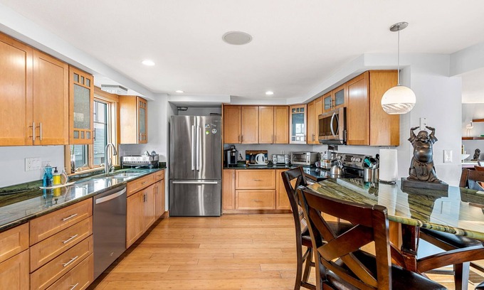 Salisbury Apartamento | Serendipity Beach Retreat | Namaste | Fireplace