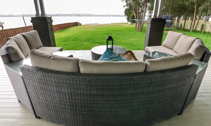 Lake Macquarie City Council Casa | Serendipity Lake House - on the water's edge