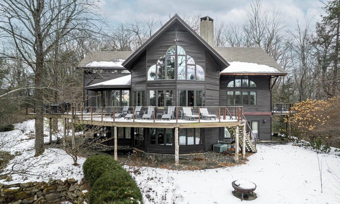 Egremont Casa | Serene 5-BR Retreat 9-Min to Catamount