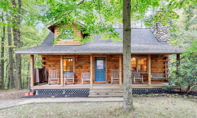 Apple Valley Cabina | Serene cabin at Apple Valley Lake