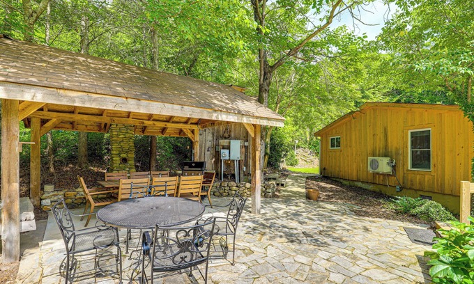 Cleveland Cabina | Serene Cabin w/ Pond & Creek on South Saluda River