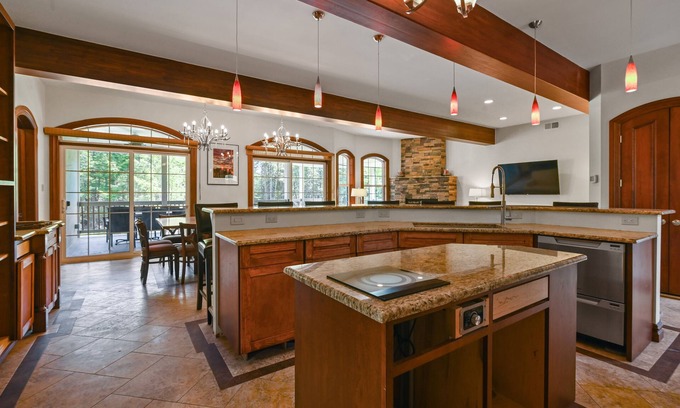 Albrightsville Villa | Serene Haven-An Exotic Villa with Hot Tub