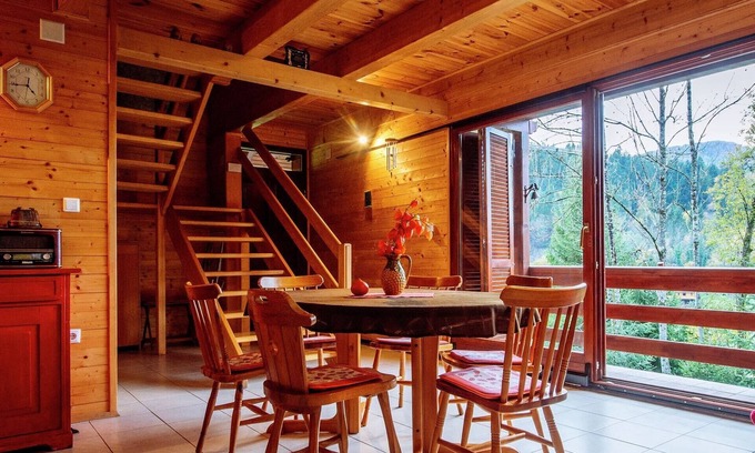 Brod Moravice Casa | Serena casa de vacaciones en Doluš con jardín privado