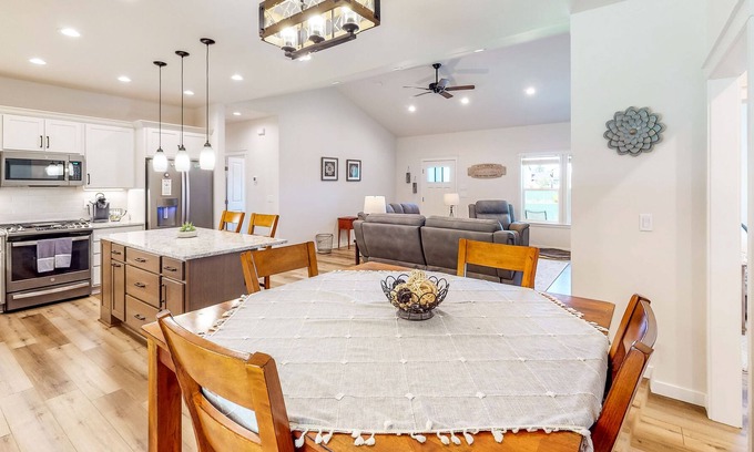 Aberdeen Casa | Serene Home - Hot Tub, Covered Patio, Dog-Friendly