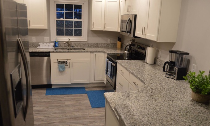 Allen Casa | Serene home in natural location and mins from MD beach!