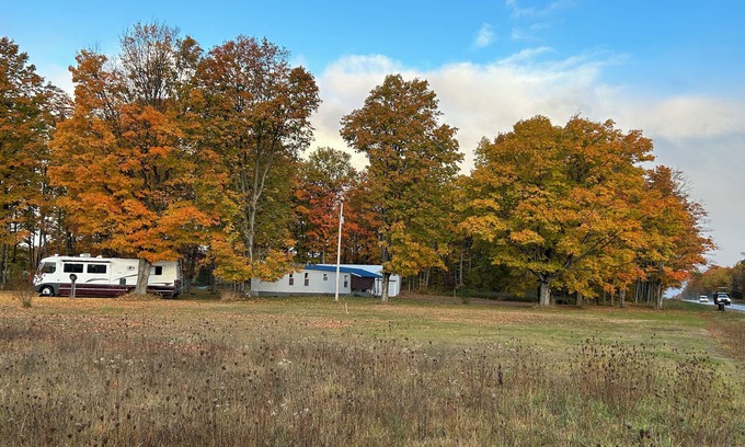 McMillan Alquiler De RV | Serene Large Tents site with WiFi in McMillan
